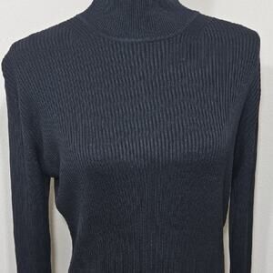Harold’s 100% Silk Black Ribbed Turtleneck Sweater – Size M